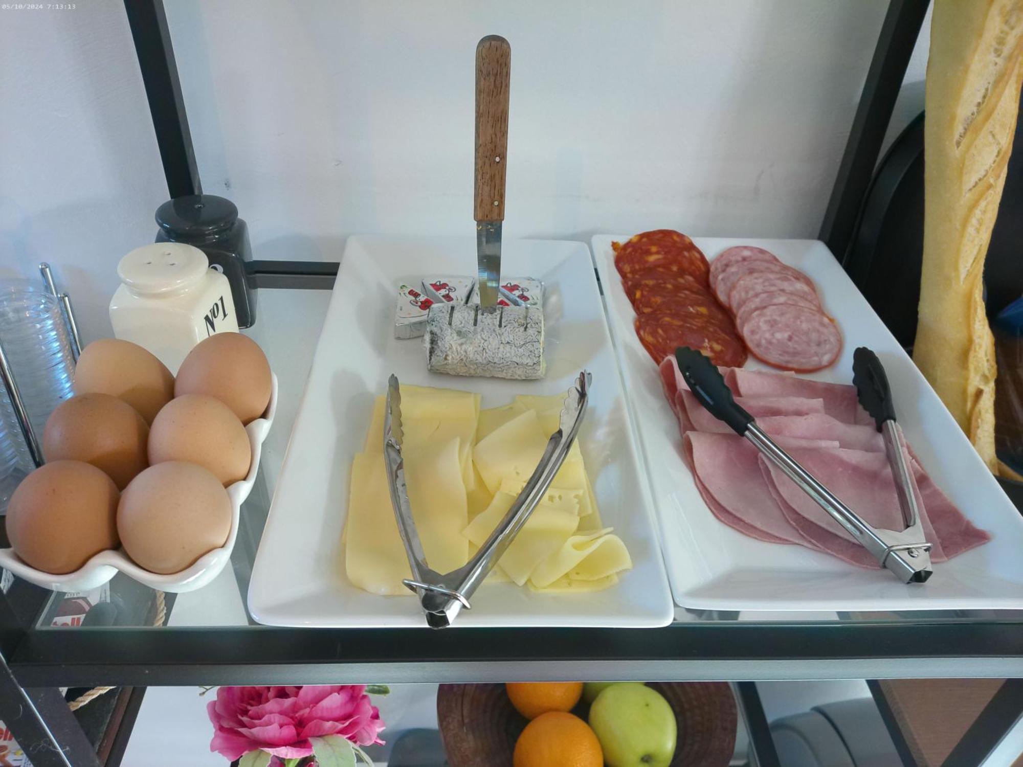 A 2 Pas D Azay Hotel Neuil Екстериор снимка