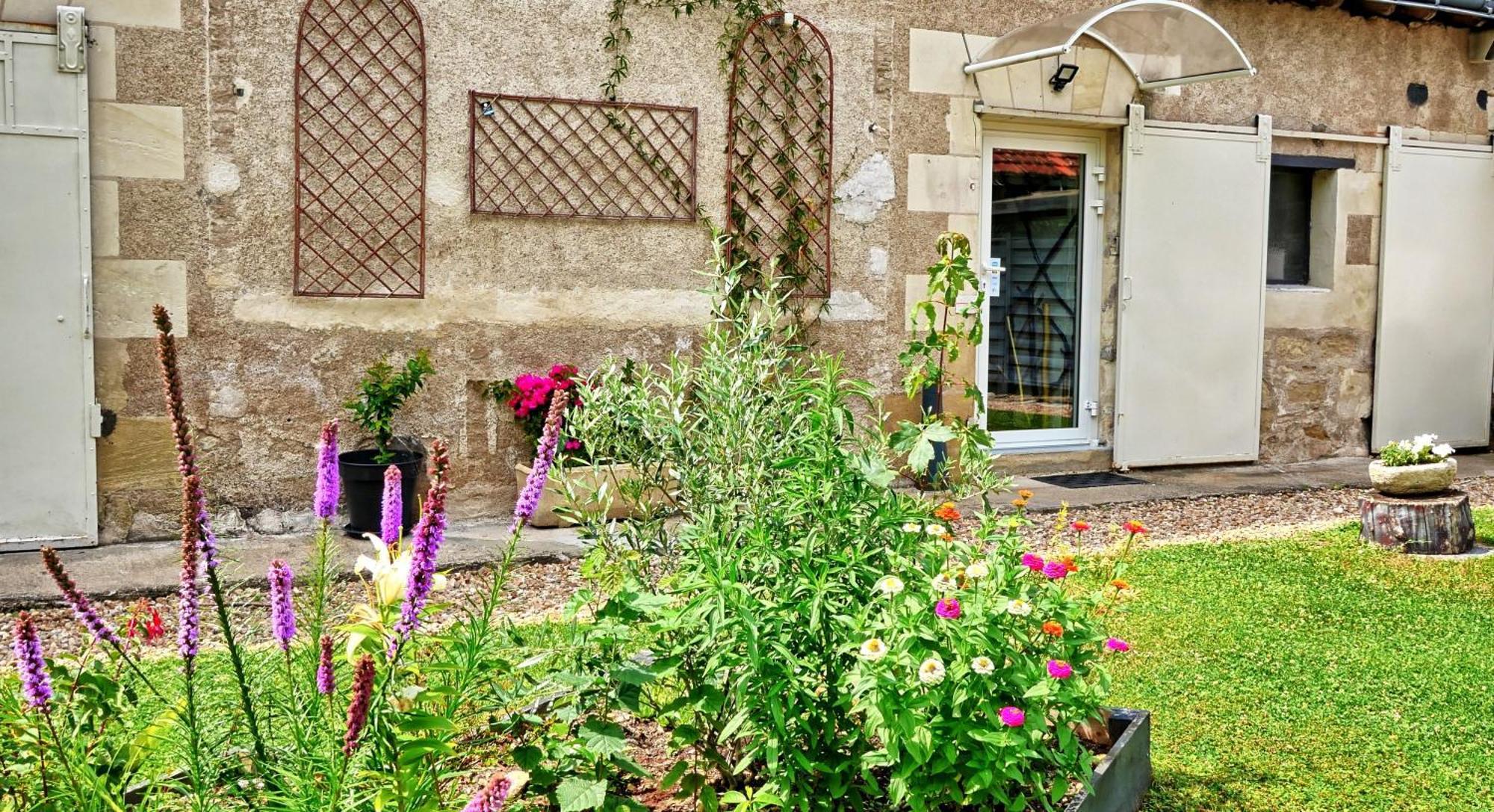 A 2 Pas D Azay Hotel Neuil Екстериор снимка